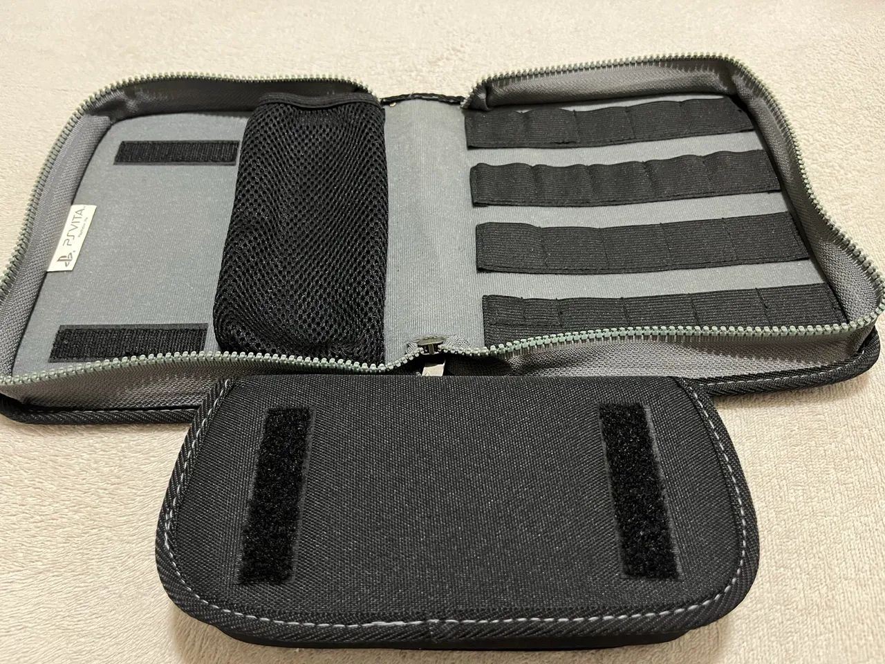  Case oficial Psvita  (Raro) - Foto 6