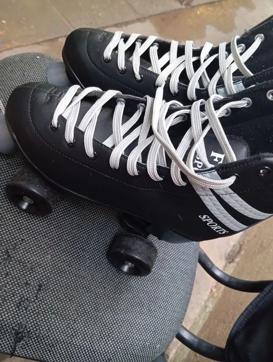 Patins Roller Sports 4 rodas  - Preto com Branco - Foto 2