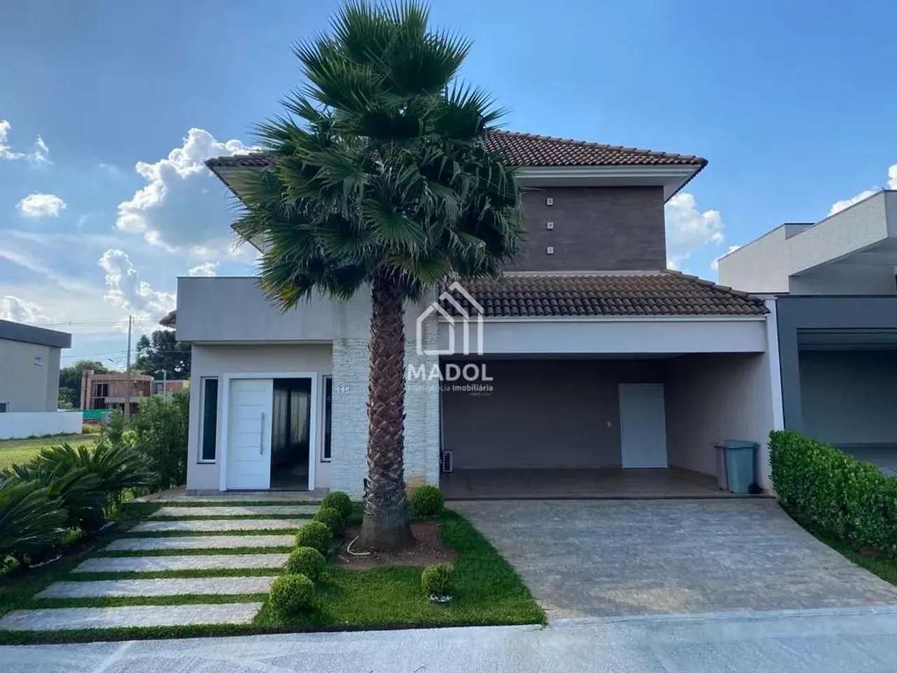 Casa em condomínio à Venda em Jardim Carvalho, Ponta Grossa - PR