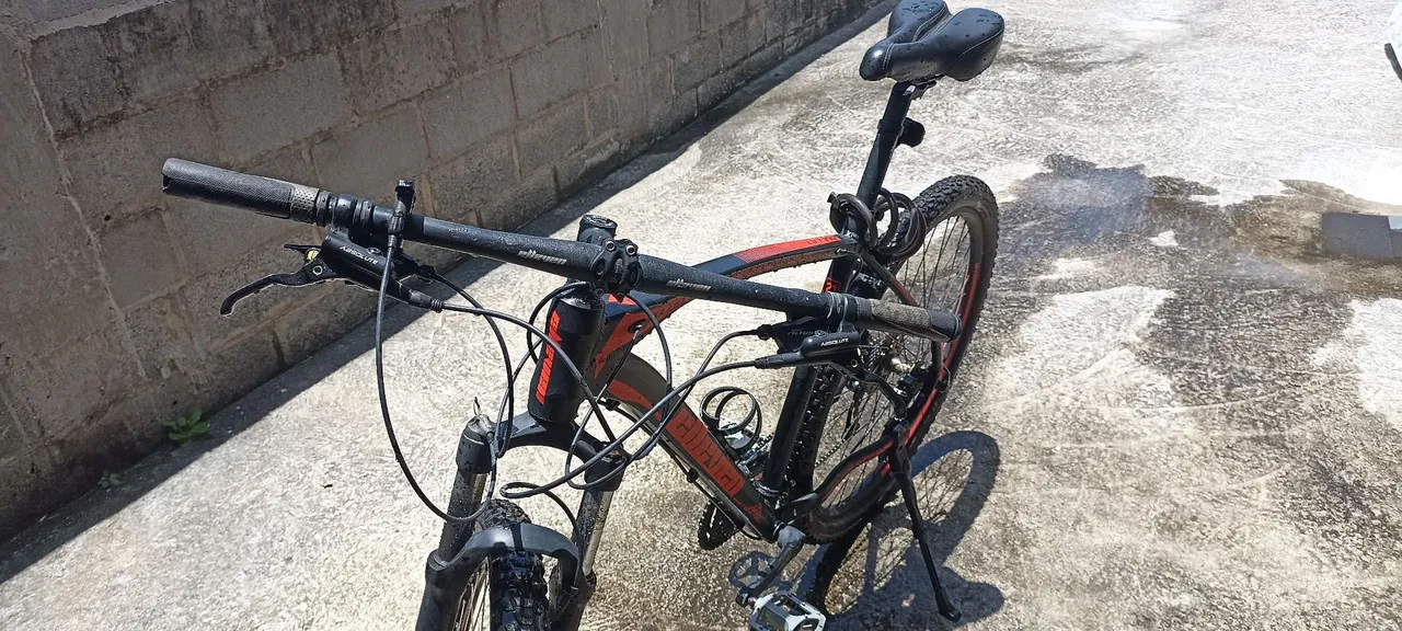 Bicicleta Mountain Bike Aro 29 aceito troca