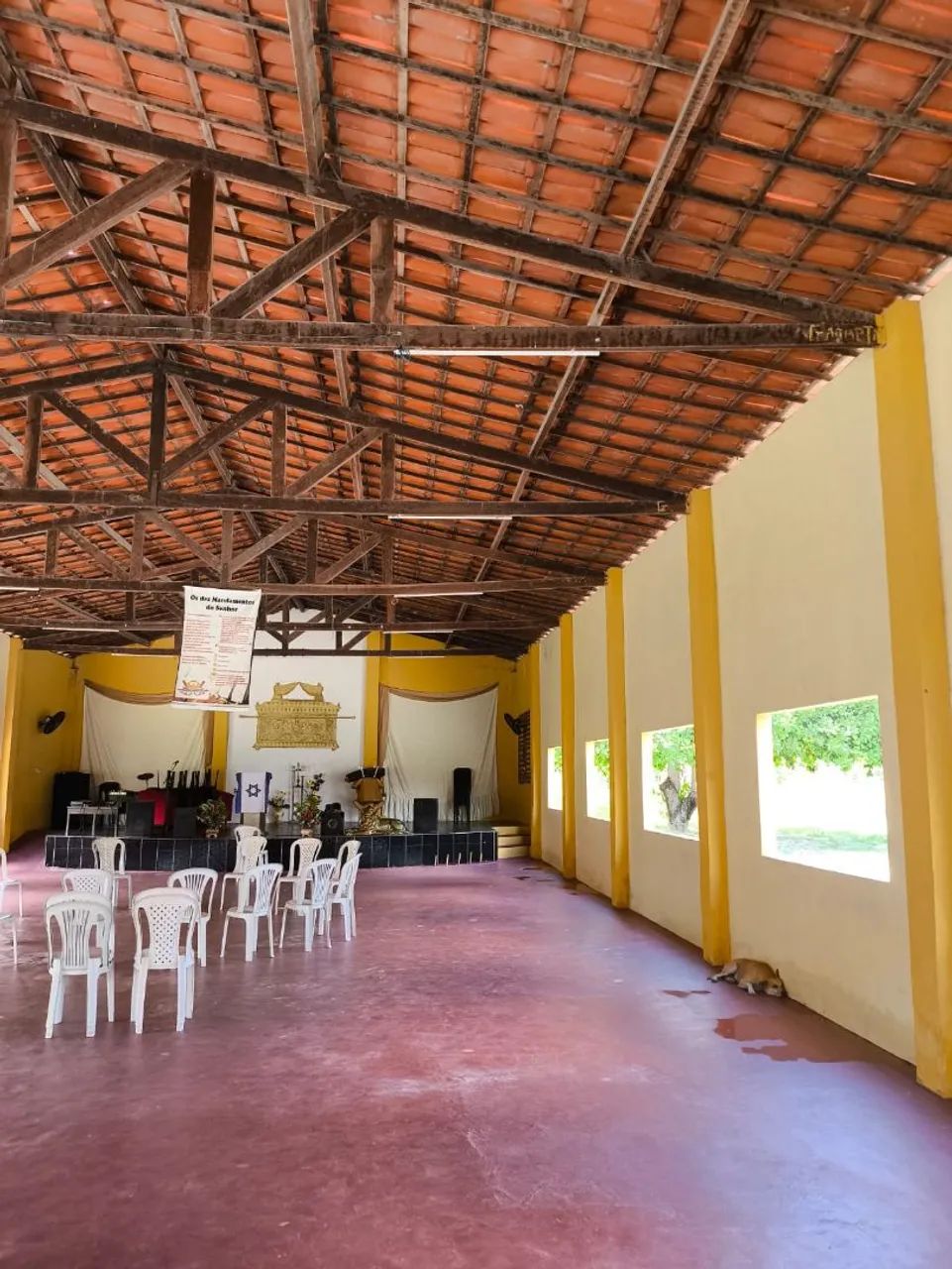 Grande complexo de construções servindo para projetos sociais ou industriais  - Foto 14