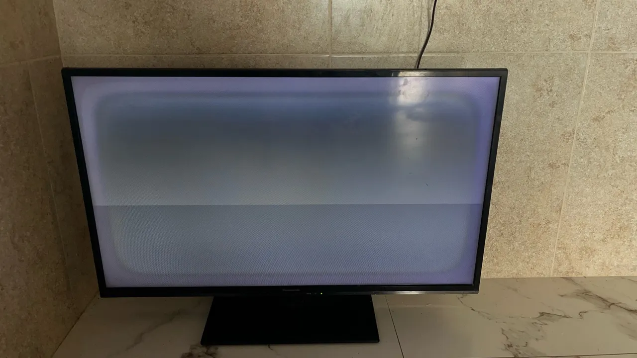 TV Led Panasonic, retirada de peças