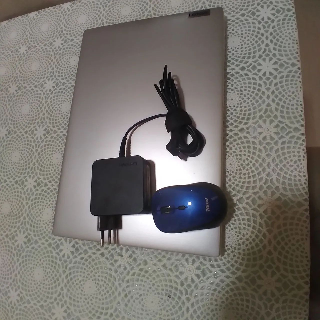 Notebook Lenovo i5 semi novo pouco usado apenas em pesquisa.com nota fiscal. 