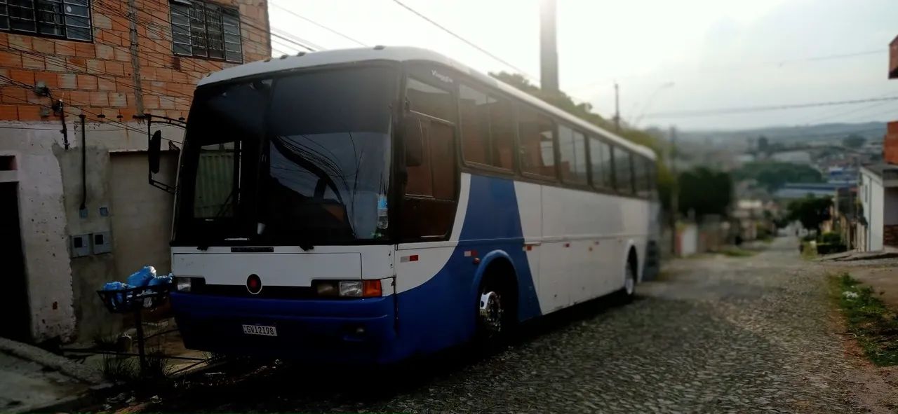 Ônibus motor Scania 113 novo com estrutura  em bom estado de conservação. 