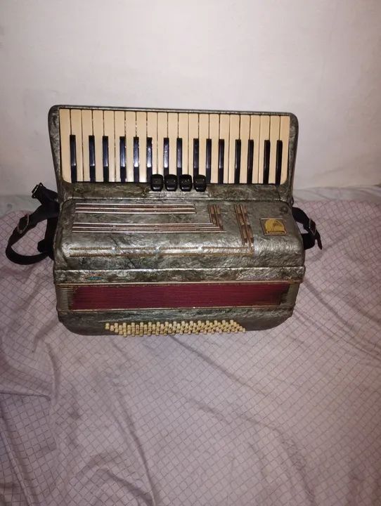 Acordeon scandalli 80 baixo  - Foto 5