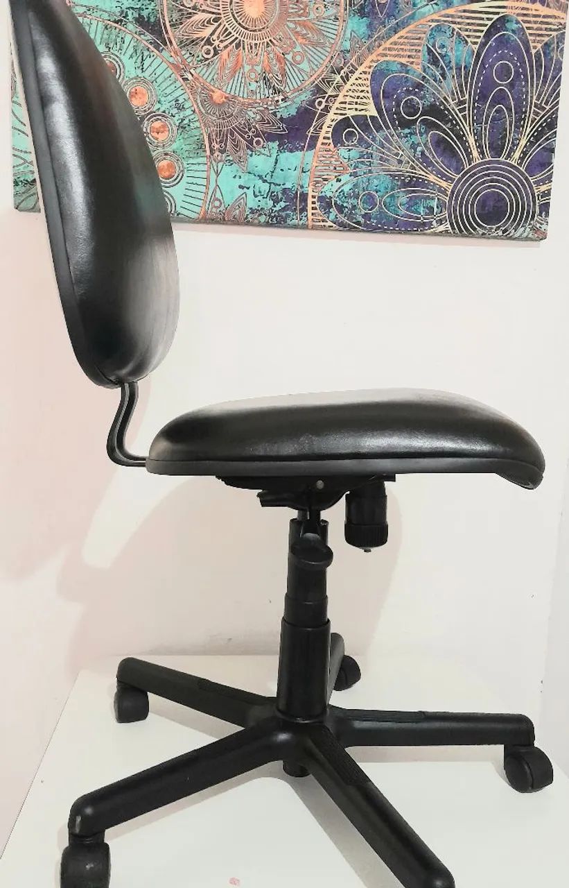 Cadeira de Escritório Diretor Giratória com Rodinhas