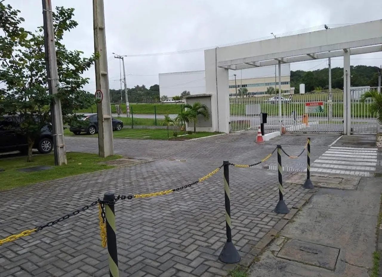 VENDO APARTAMENTO - (TROCO EM CARRO)