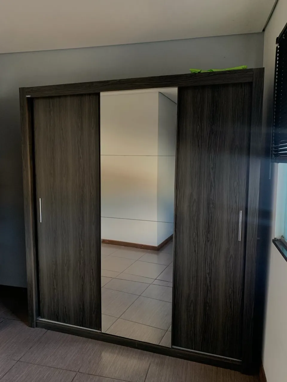 Guarda-roupa casal 3 portas