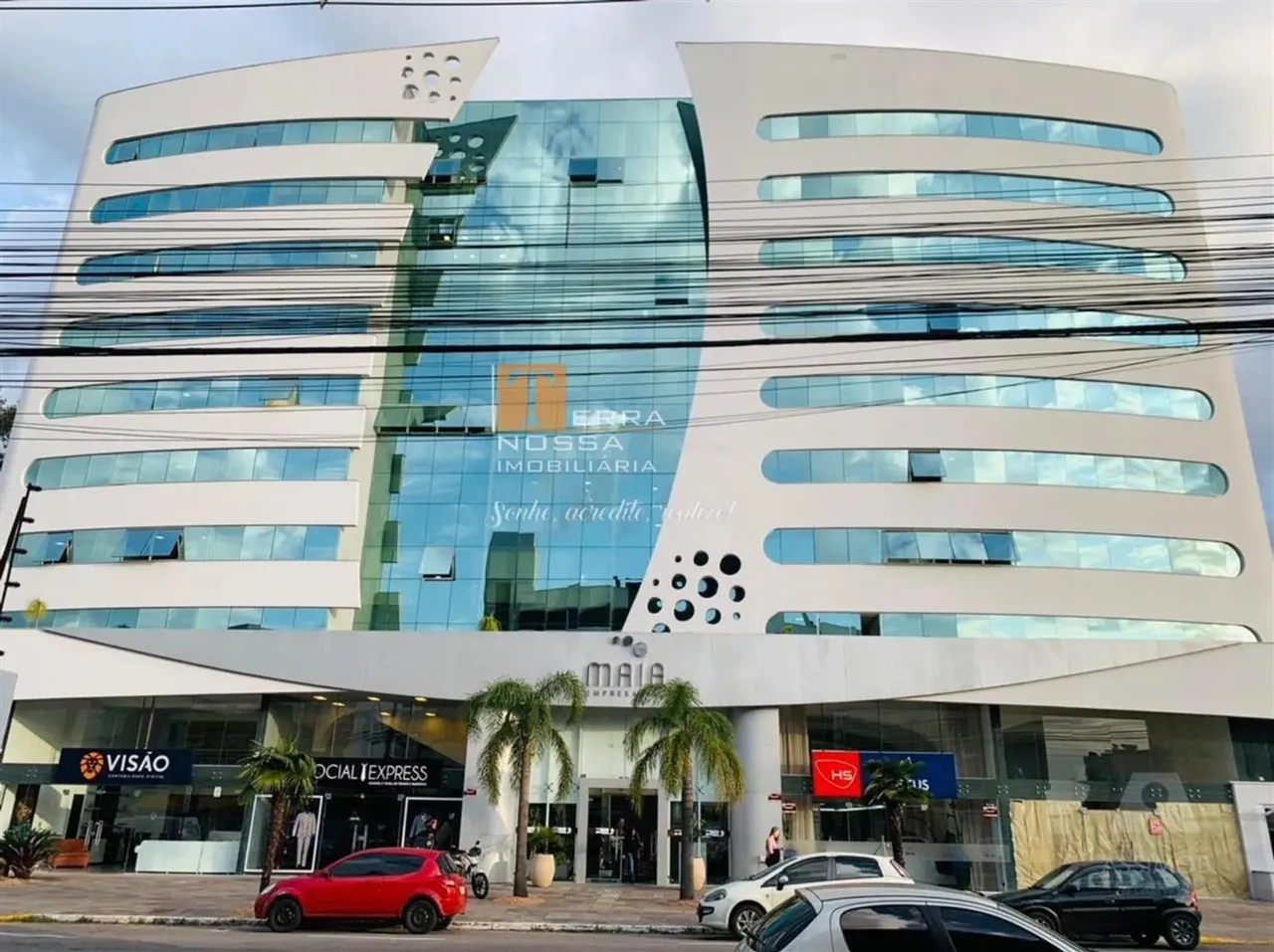 Sala comercial á venda 30m² no Sanvitto em Caxias do Sul-RS, aérea com 01 banheiro social