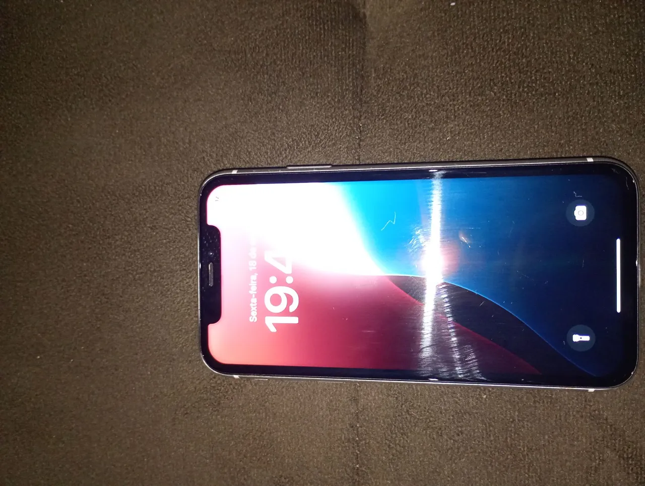 iPhone XR, Leia a descrição