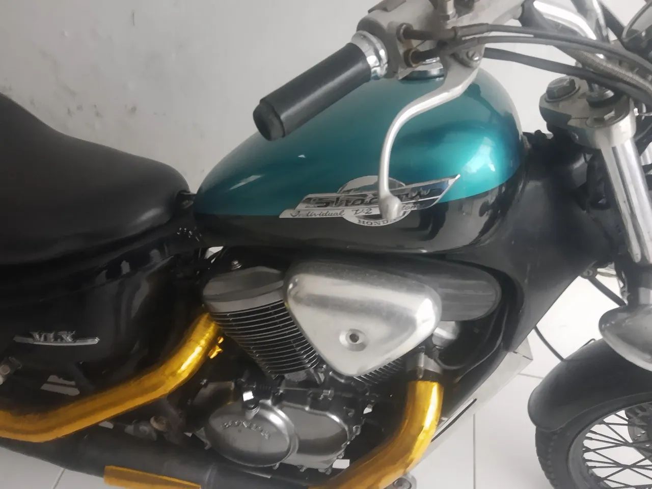 SHADOW 600 