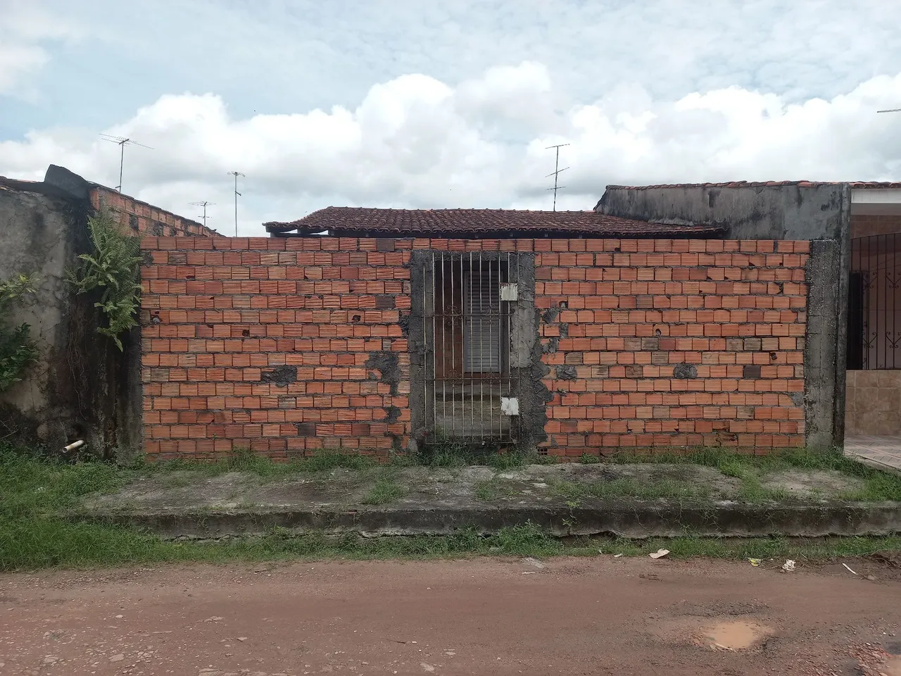 Venda de uma casa no conjunto Sabiá