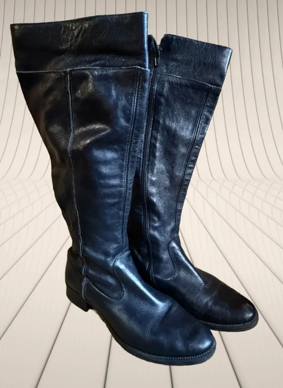 Botas longas de couro pretas