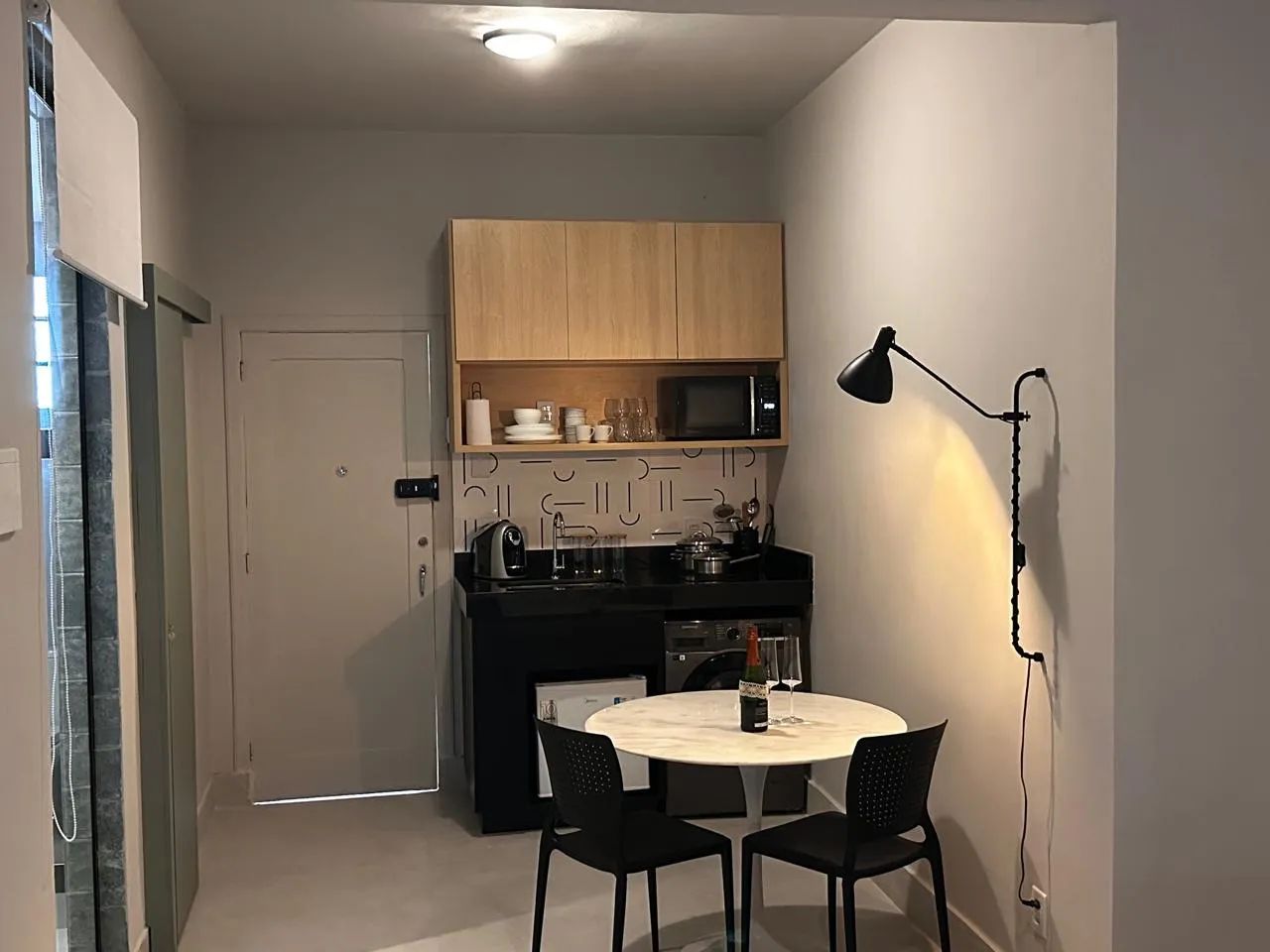 Vendo Studio completo centro BH, para aluguel no Airbnb, pronto para faturar  - Foto 4