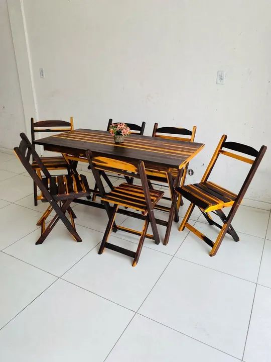 Conjunto Mesa e Cadeiras de Madeira - Dobrável - Foto 2