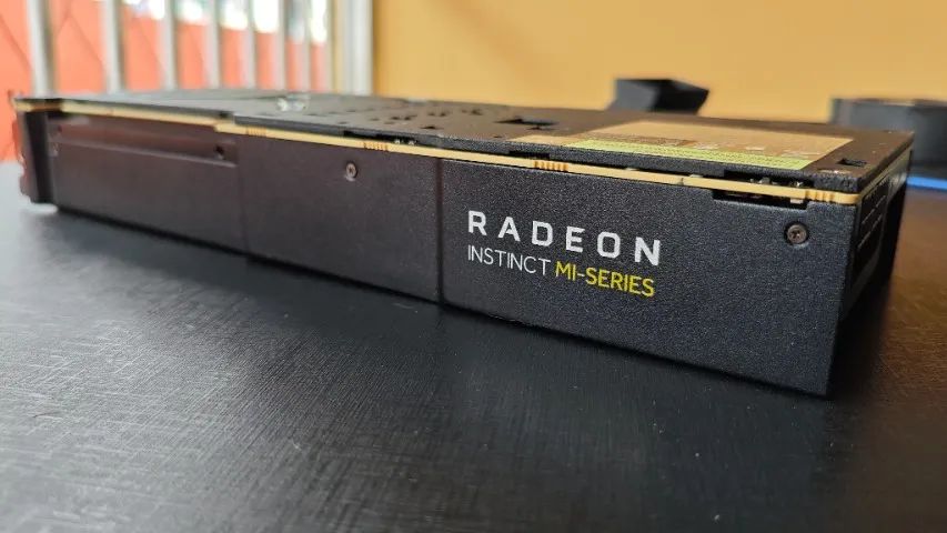 Placa de vídeo AMD Radeon Instinct Mi50/ Radeon VII 16gb vram