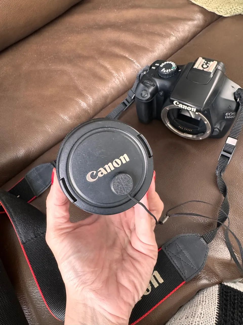 Câmera Canon EOS 1100 D + Lente EF-S 18-135mm. Completa em Perfeito Estado  - Foto 4
