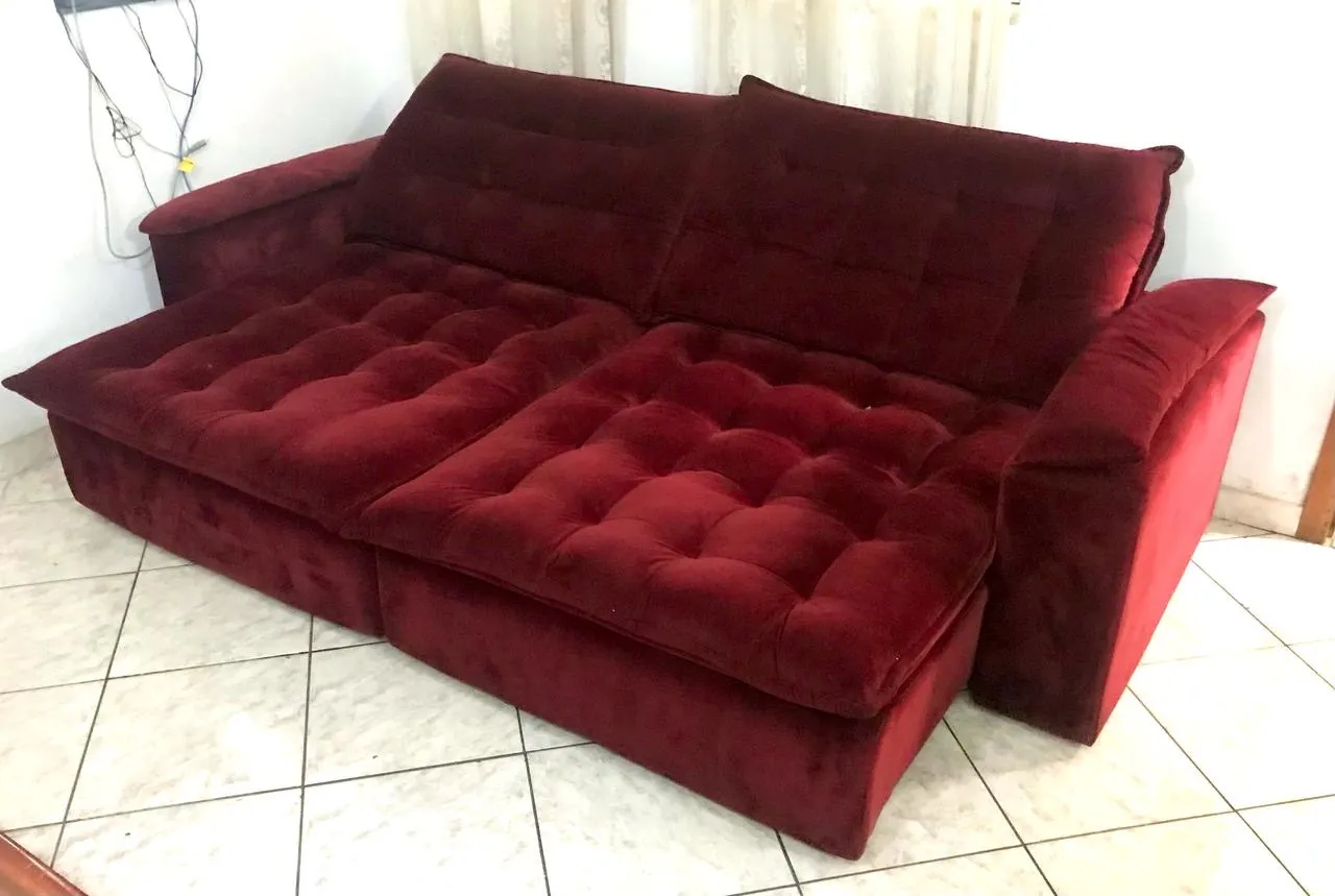 Sofá Vermelho em Veludo retrátil e reclinável 