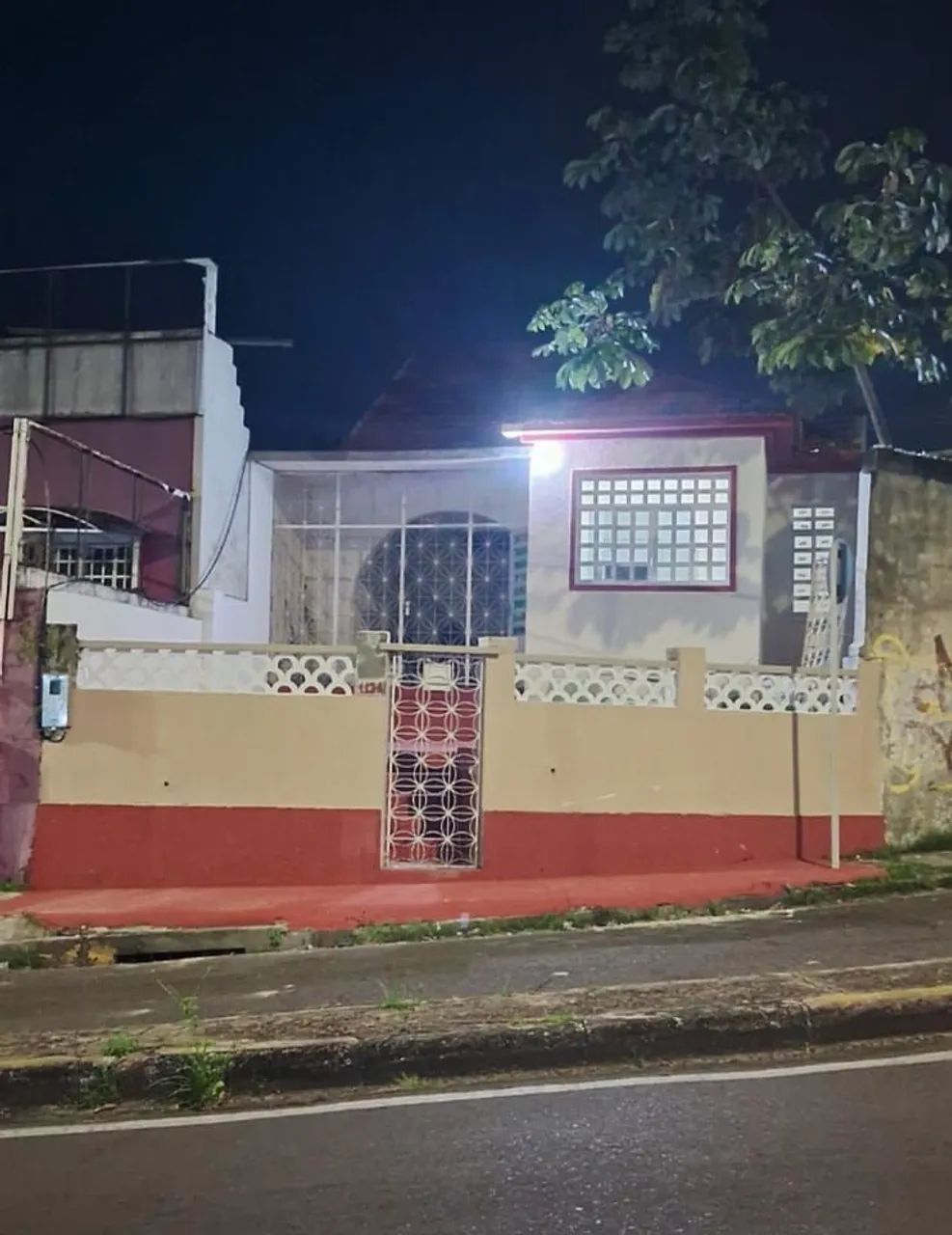 //Casa Comercial ou Residencial próxima à Djalma Batista  - Foto 2