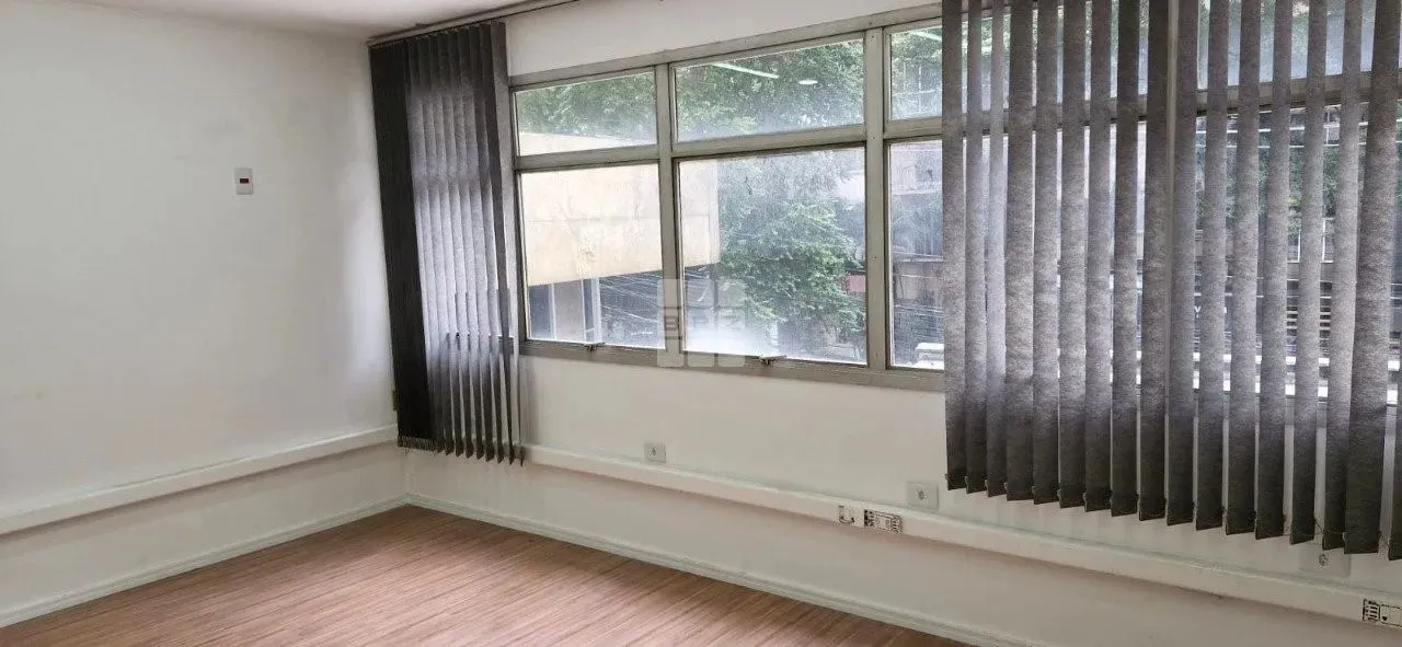 Salas comerciais à venda em São Paulo-SP, Jardim Paulista: 1 banheiro, 1 vaga, 42m². Invis