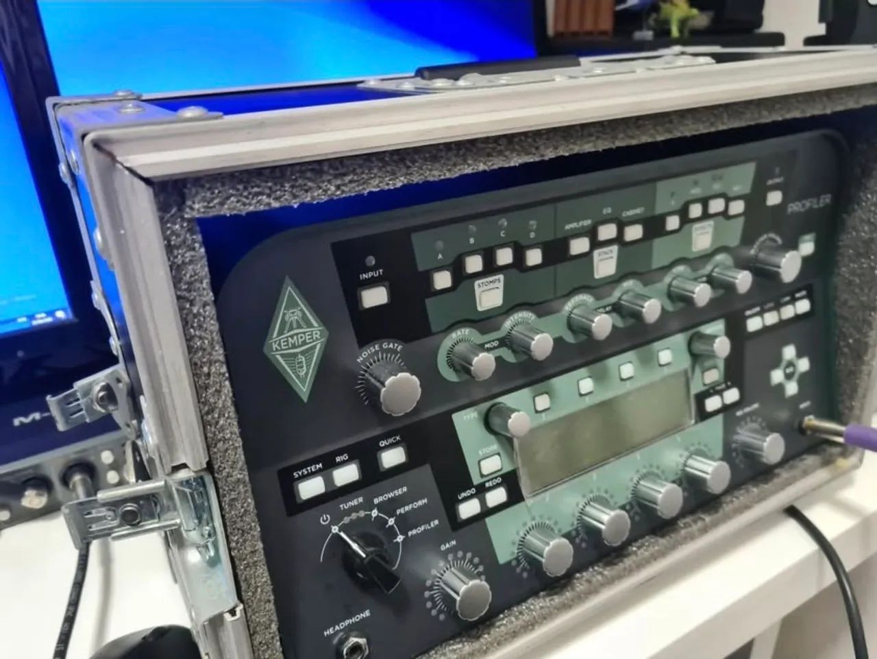 AKemper Profile Head 600W + Kemper Remote + Flight  Case