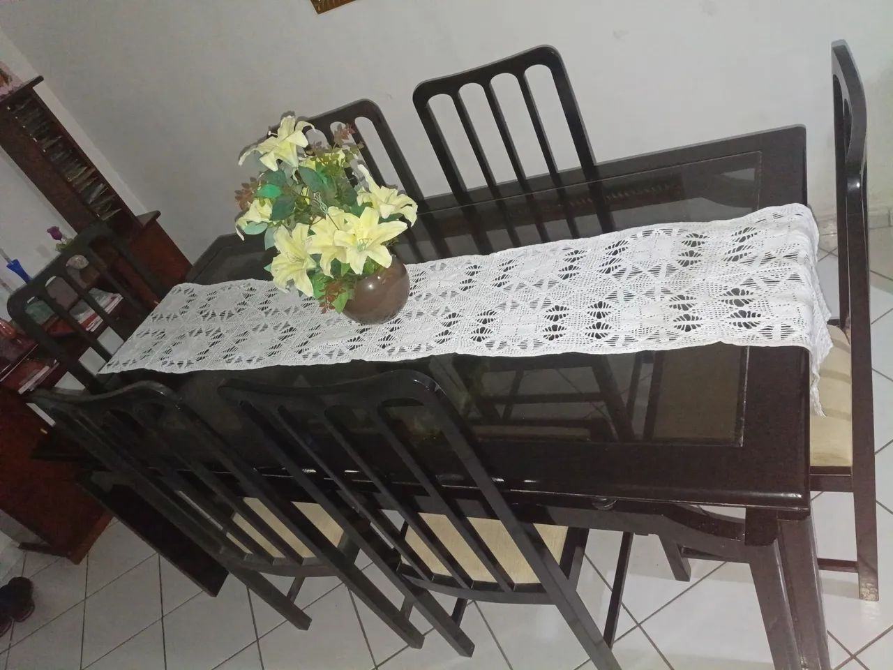 Mesa com 6 cadeiras