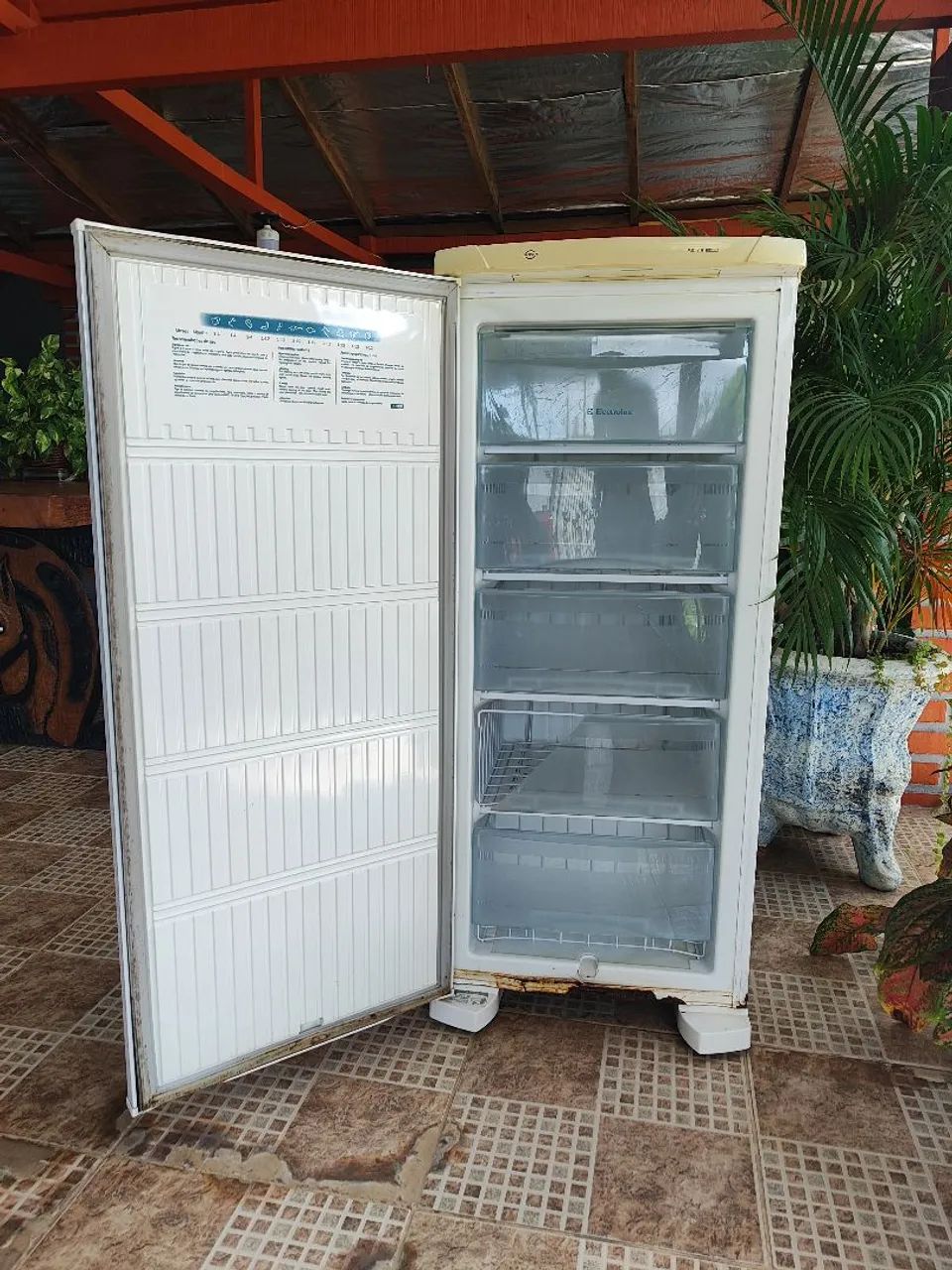 Freezer vertical Electrolux  - Foto 3