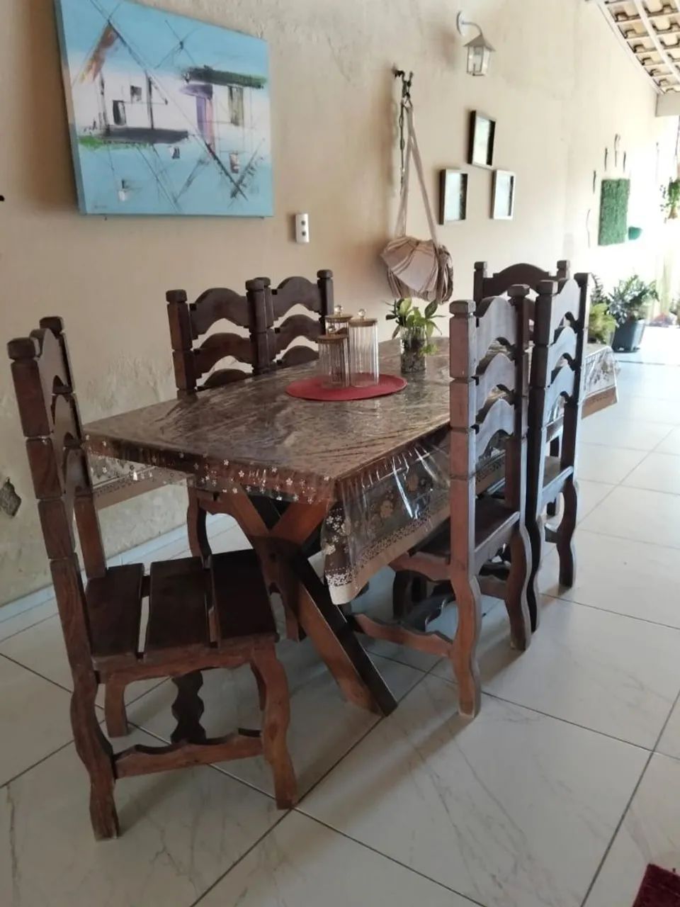 Mesa de madeira 2.500$ entrega grátis 