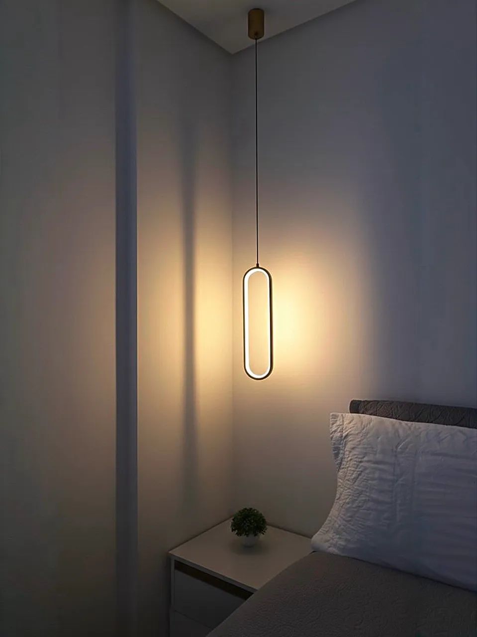 Luminária Pendente Oval Dourada 