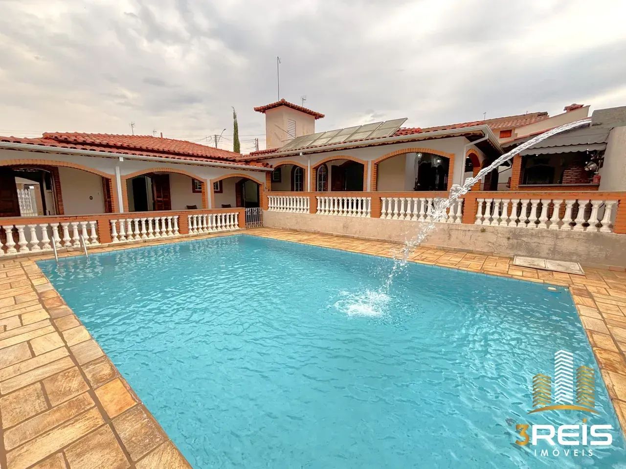 EXCELENTE CASA TÉRREA COM PISCINA E ÁREA GOURMET EM SOCORRO/SP