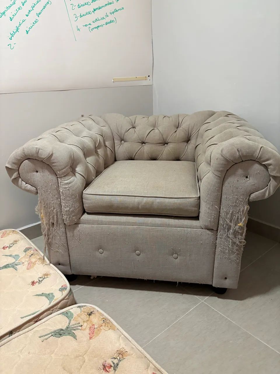 Poltrona Chesterfield Linho - Foto 3