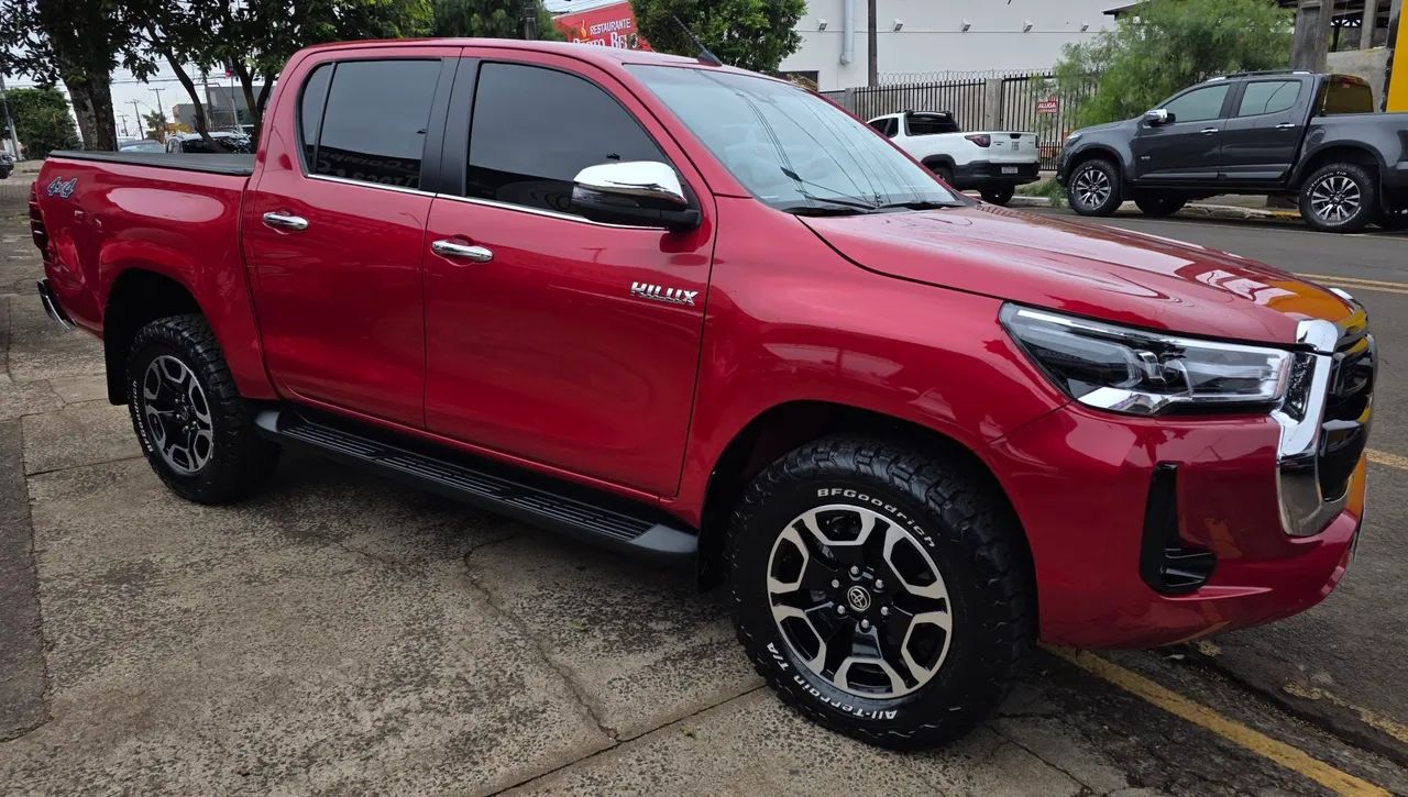 Toyota Hilux CD SRX 4X4 2.8 TDI 16V Diesel Aut. 2025