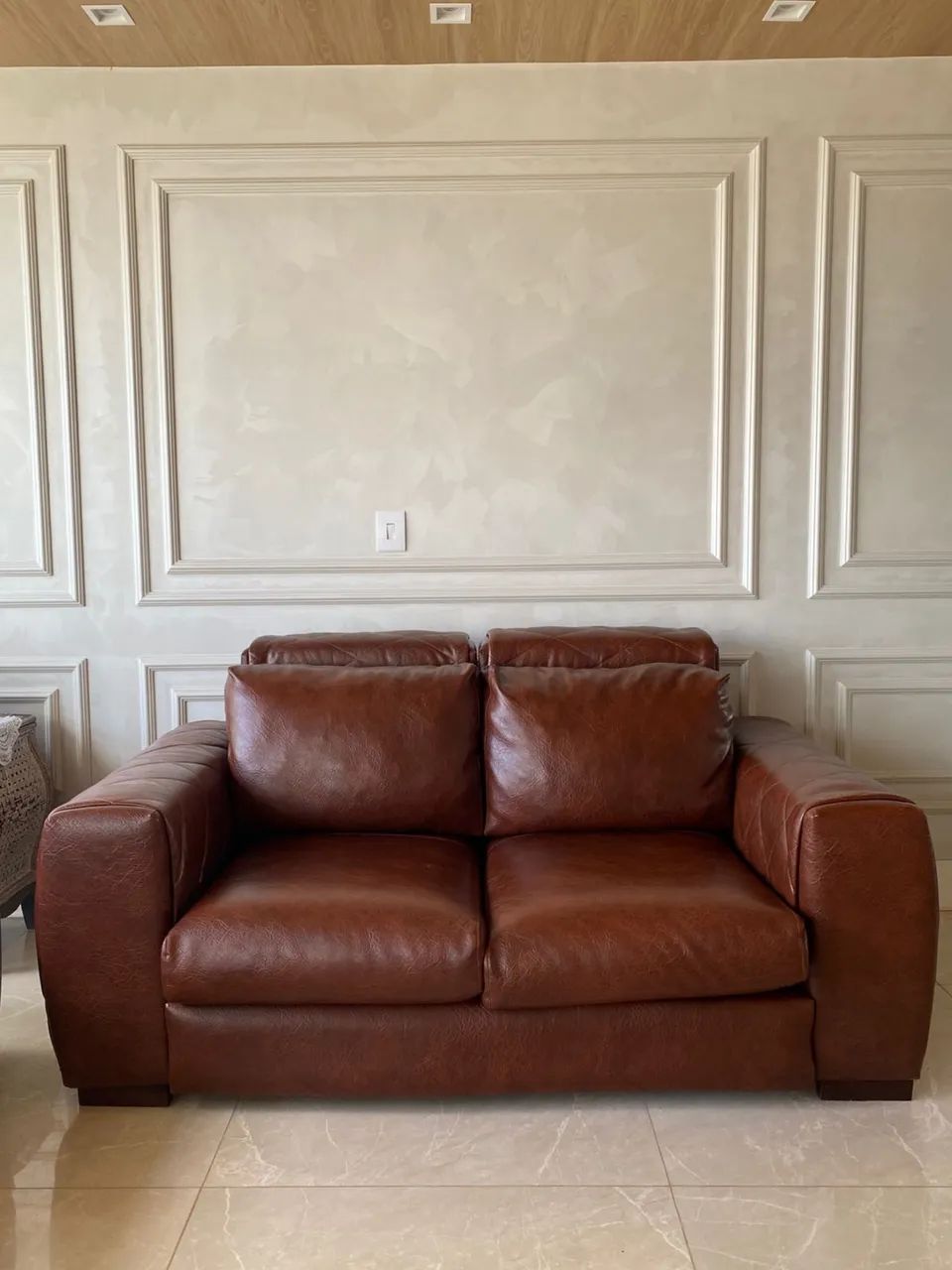 Vendo sofá de corino, com pouco uso. - Foto 2