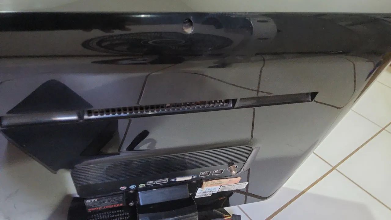 Monitor 20" Semp Toshiba 220volts  - Foto 3