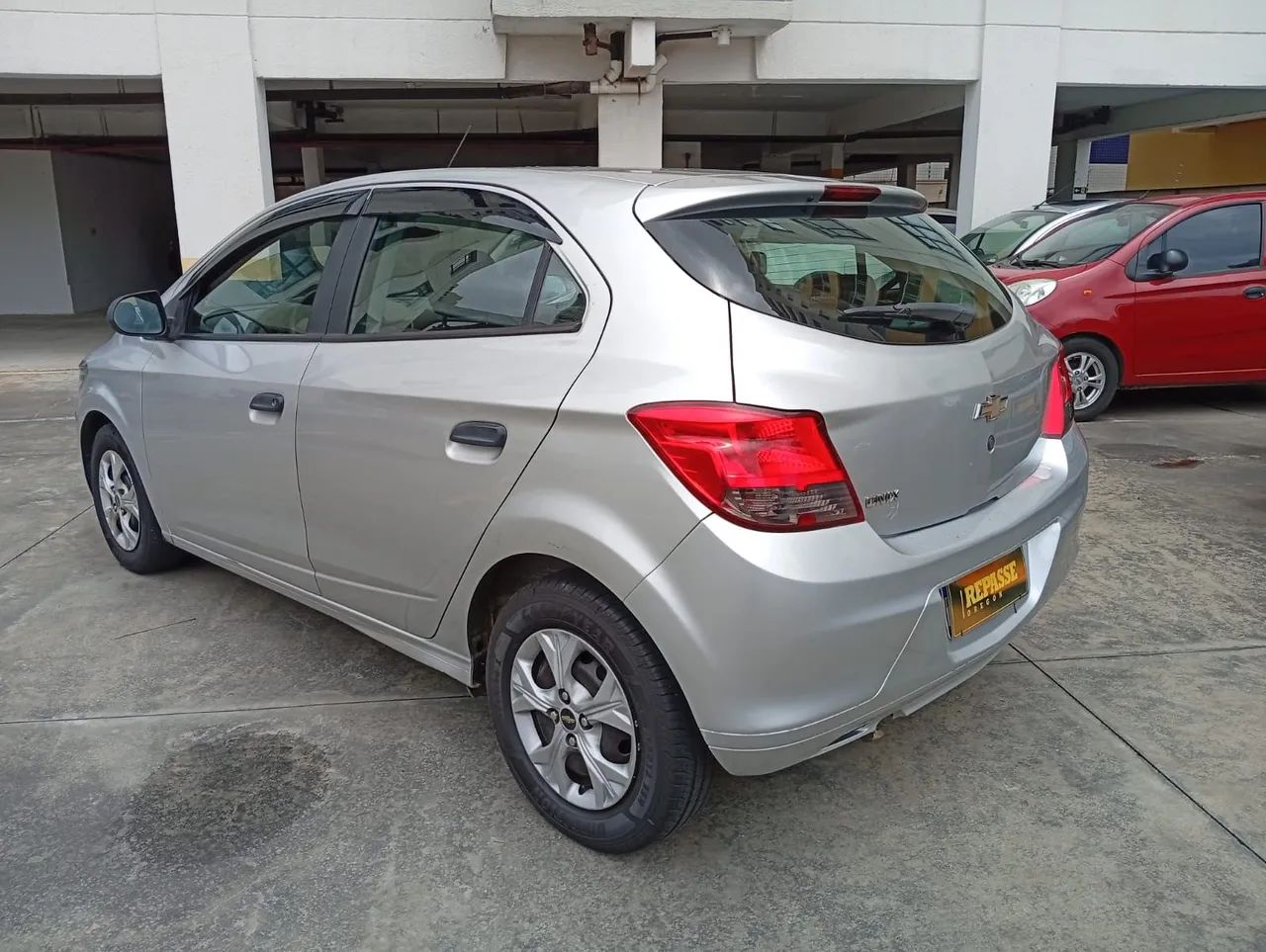 Chevrolet Onix JOY Hatch 1.0 8V Flex Mec. 4P, foto 5 de 12