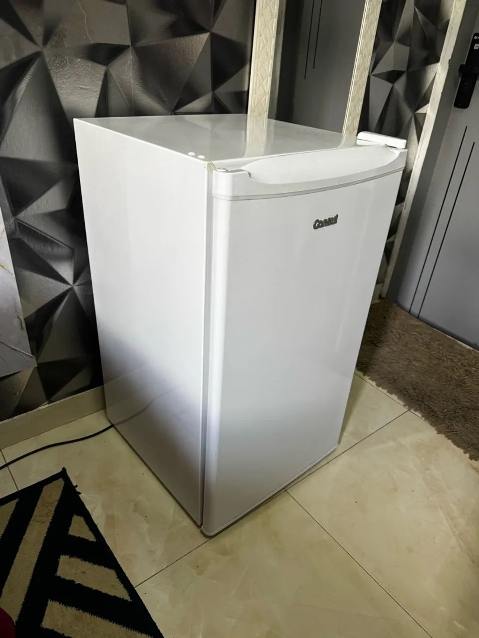 Frigobar semi novo  - Foto 2