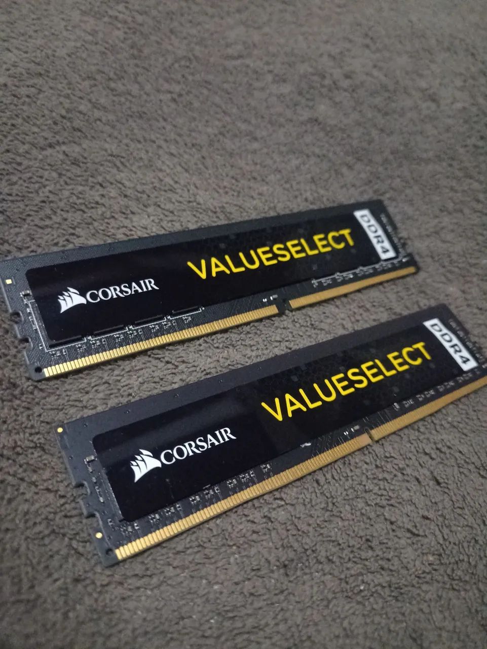 DDR4 Corsair de 8g+4g (2 pentes)