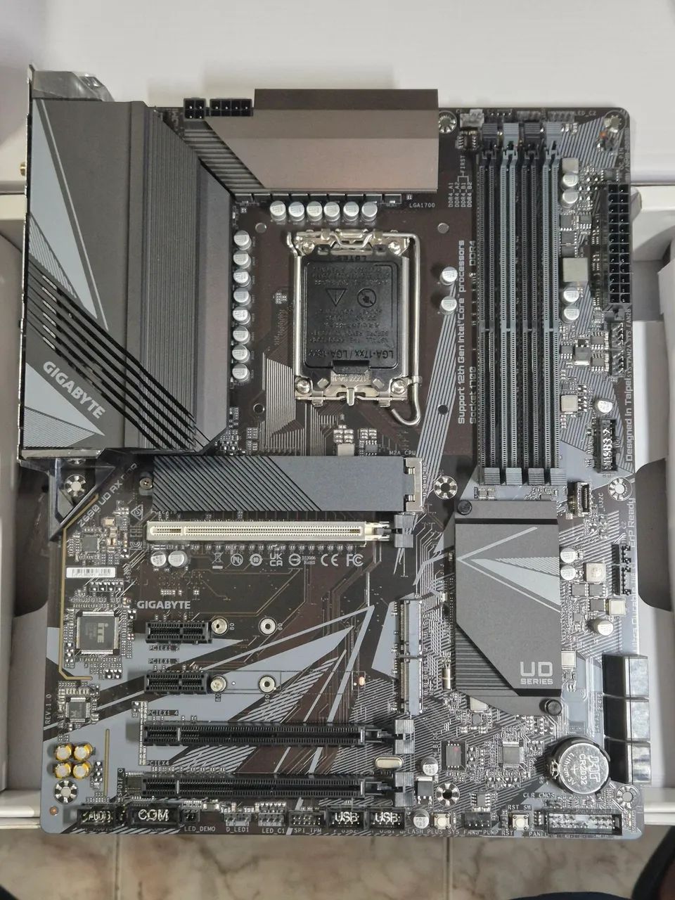 Gigabyte Z690 UD AX DDR4 - Foto 4