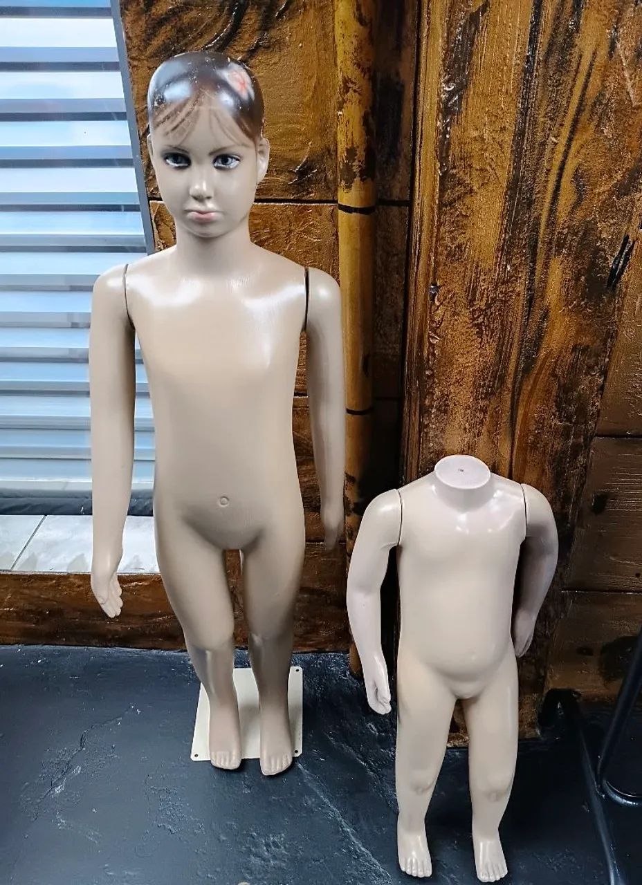 Manequim infantil usado 