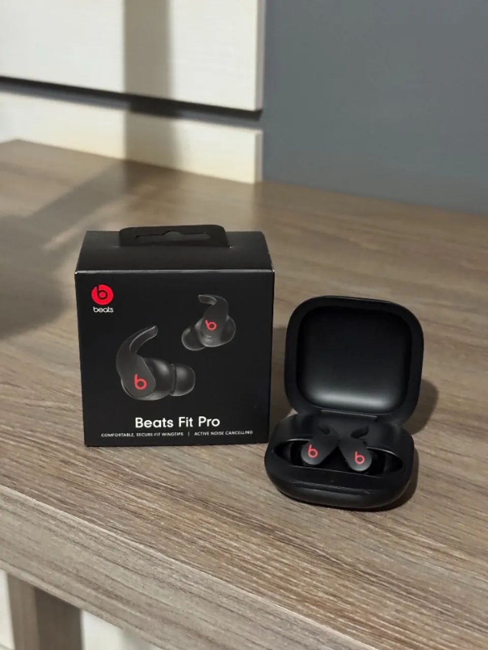 Beats Fit Pro preto completo com caixa e acessórios - Fones de