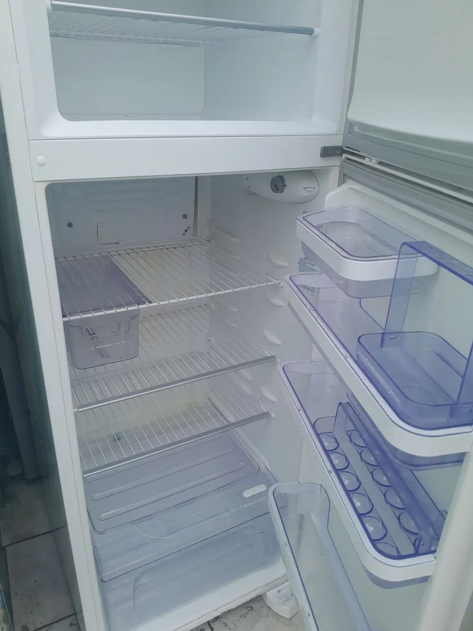 Geladeira  Electrolux  - Foto 5