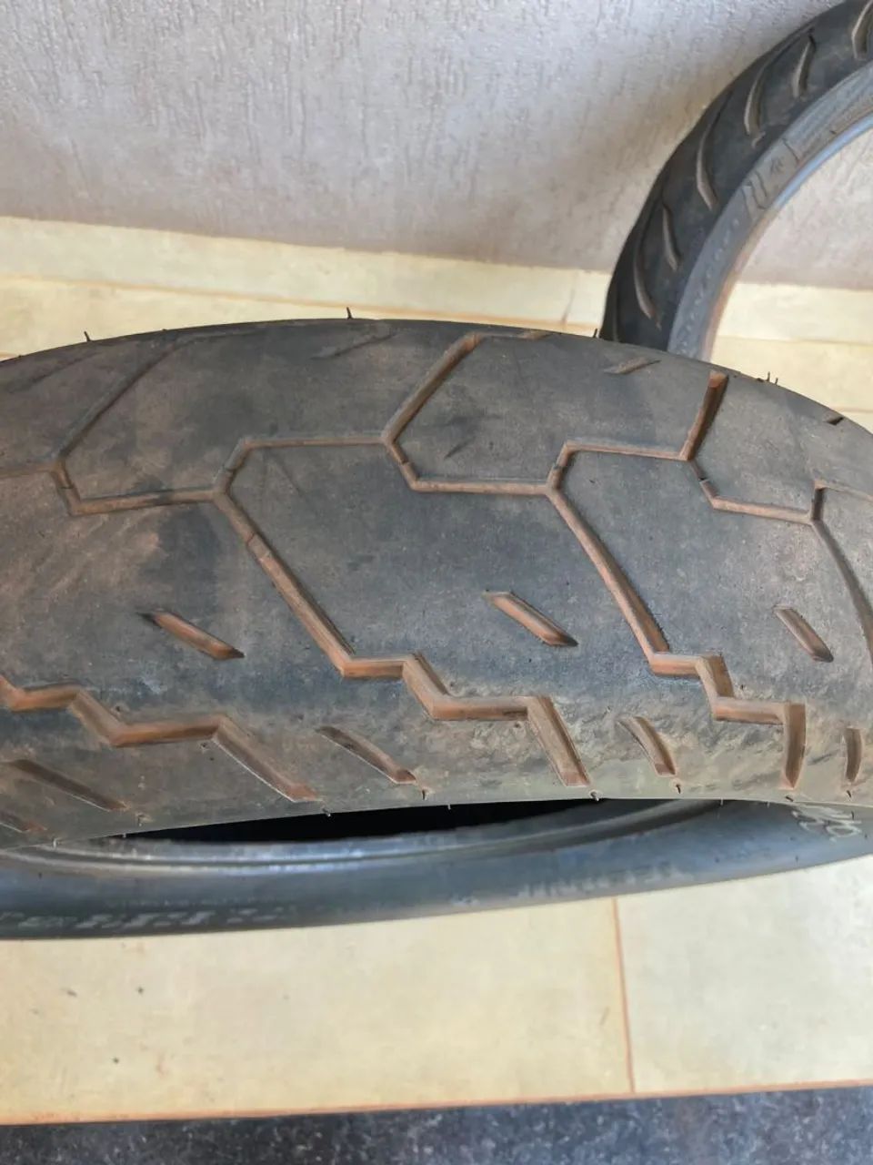 Pneus shadow, Boulevard aro 15 e 17. 500 reais o par. - Foto 5
