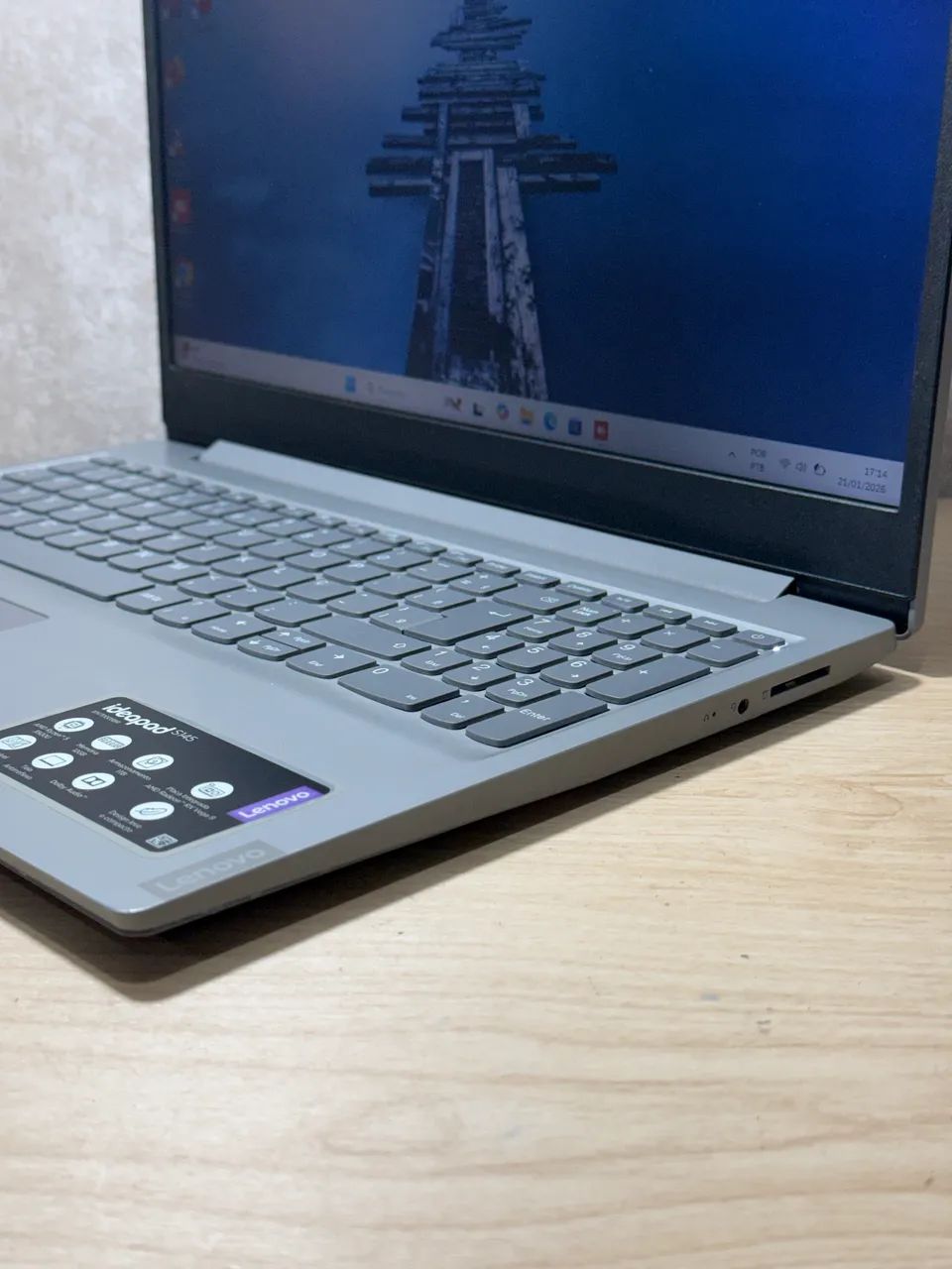 Notebook Lenovo Ryzen 5 com 2gb de placa de vídeo  - Foto 2