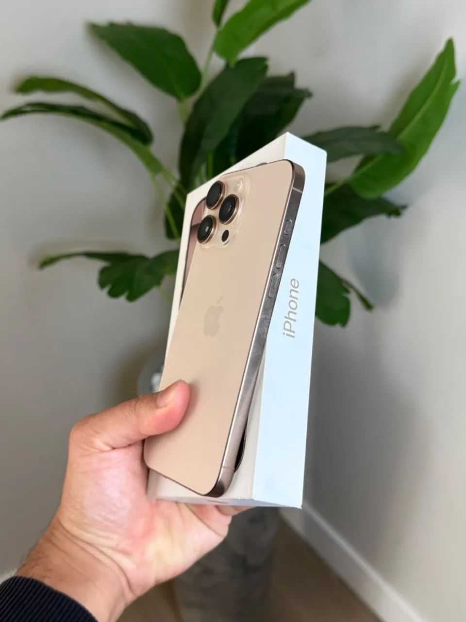 iPhone 16 Pro Max 256GB - Desert - Foto 2