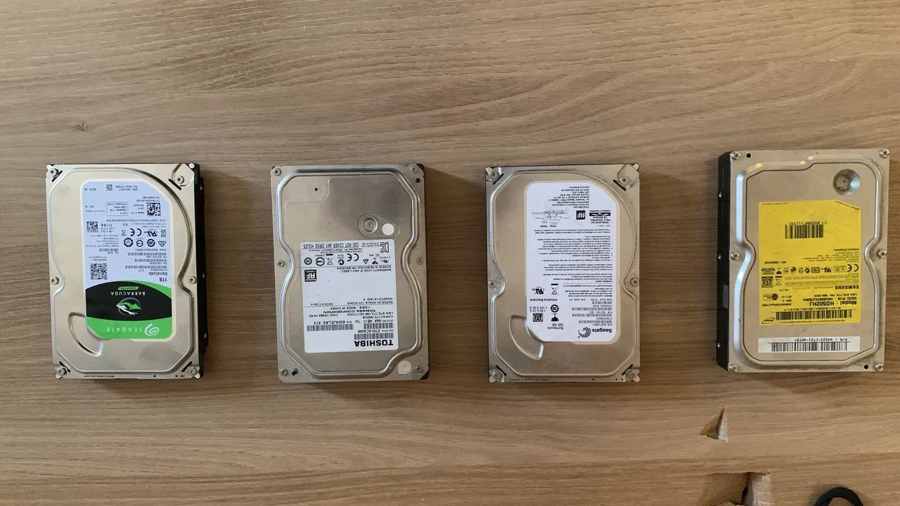 4 HDS 1 de 1TB e 3 HDS DE 500gb - Armazenamento - Jordanópolis