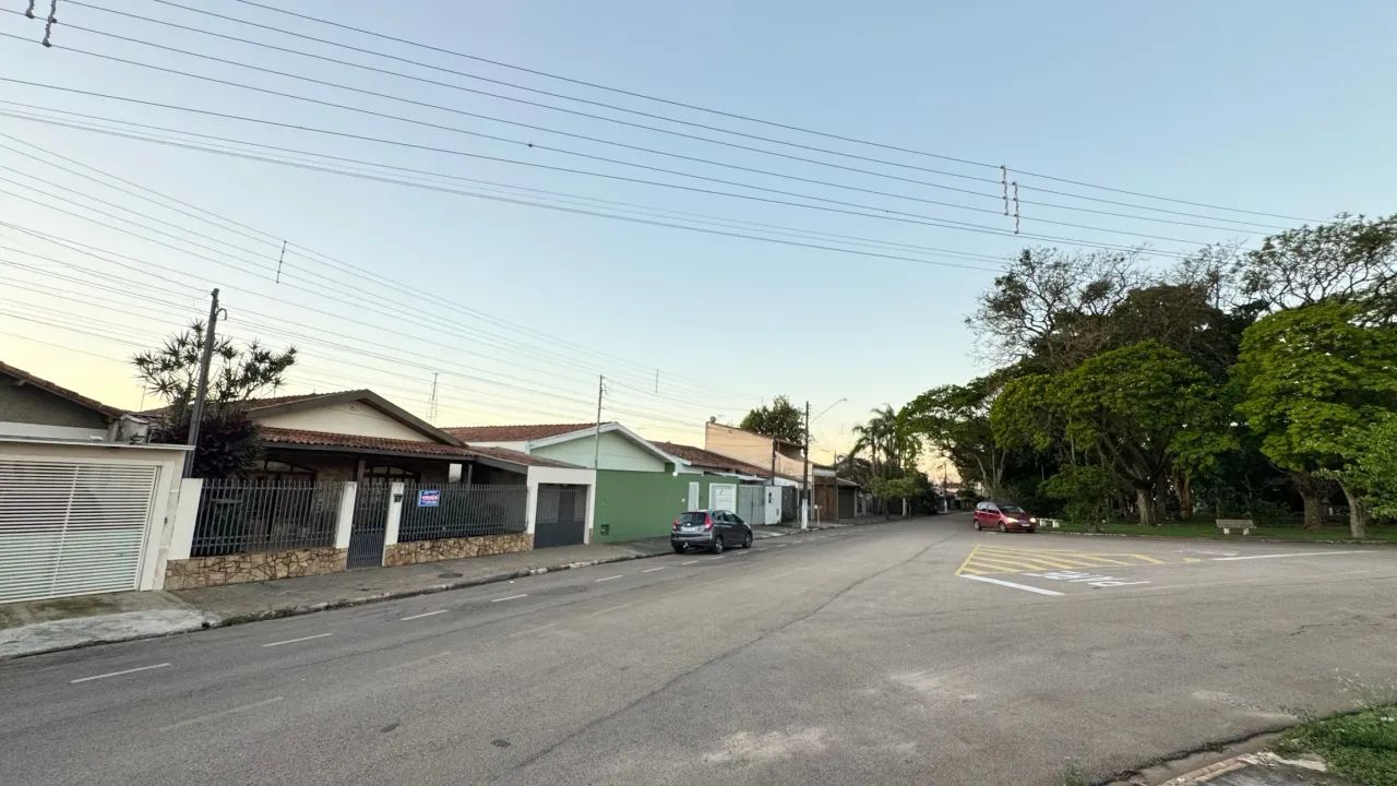 Casa Térrea em 2 Terrenos com 4 Dormitórios e Ampla Área de Lazer. - Foto 3