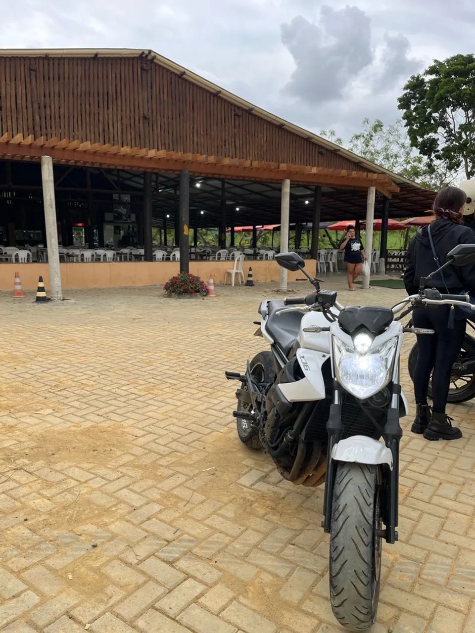 YAMAHA XJ6 N  - Foto 5