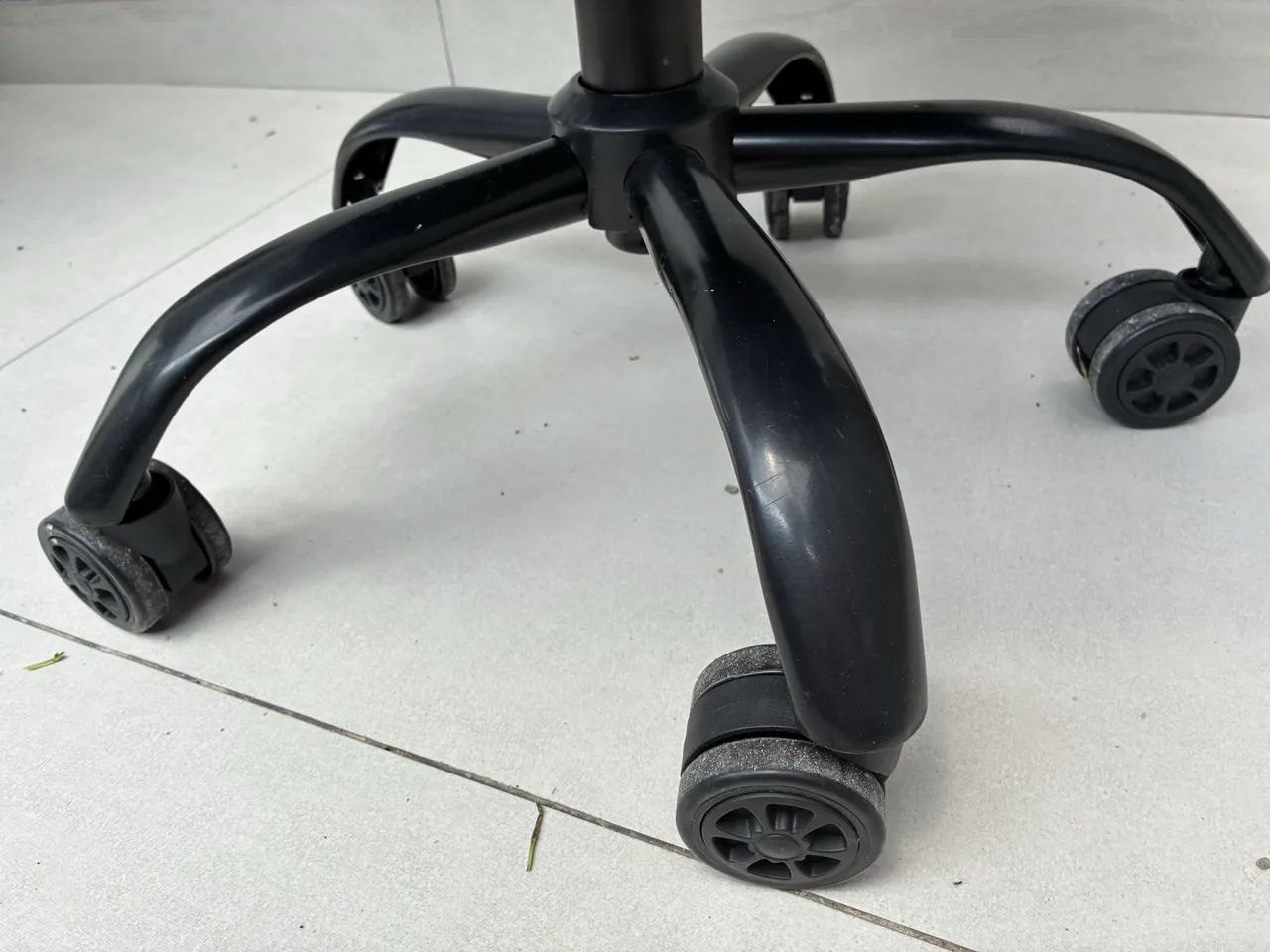 Vendo cadeira de escritório  - Foto 3