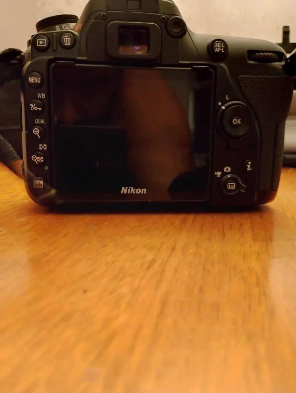 Câmera Nikon D7500 + Lente 18+140MM ED VR DSLR COR PRETO - Câmeras