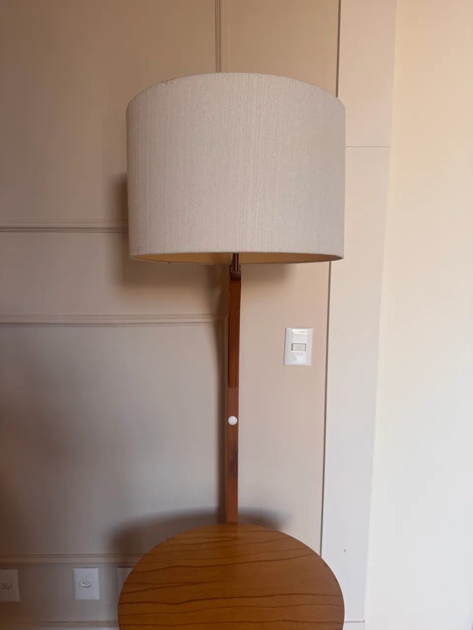 Abajur com mesa de apoio  - Foto 2